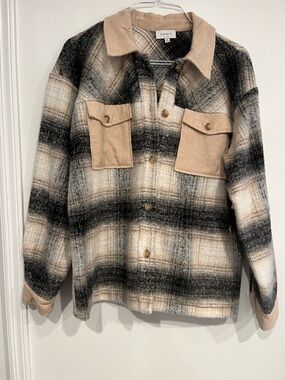 PacSun Plaid Shacket Jacket in Beige, Black and Cream
New w tags